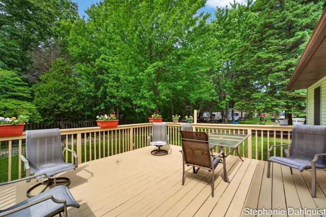 1646 W Giles Road, Muskegon, MI 49445