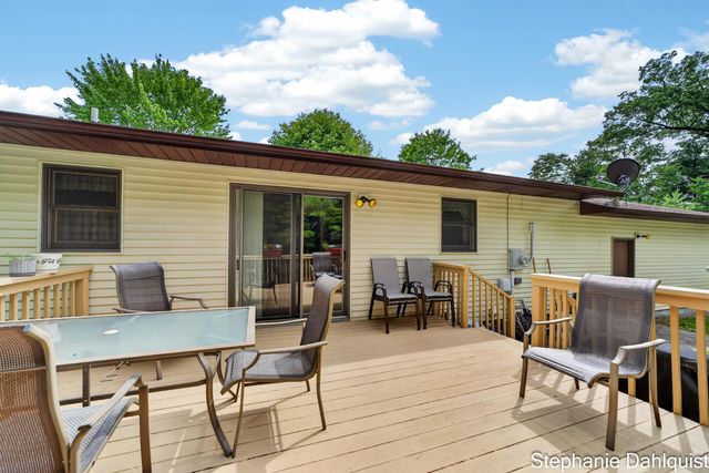 1646 W Giles Road, Muskegon, MI 49445