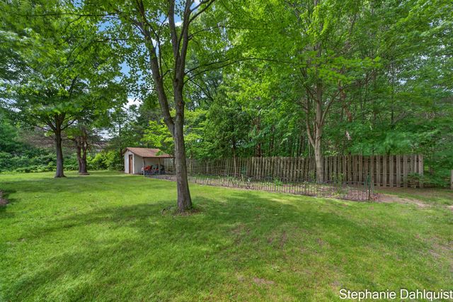 1646 W Giles Road, Muskegon, MI 49445