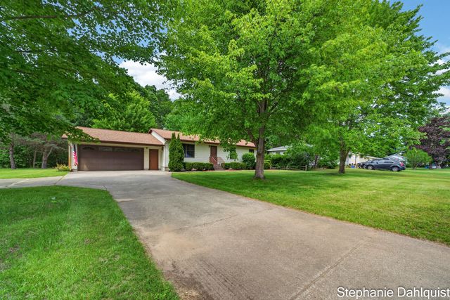 1646 W Giles Road, Muskegon, MI 49445