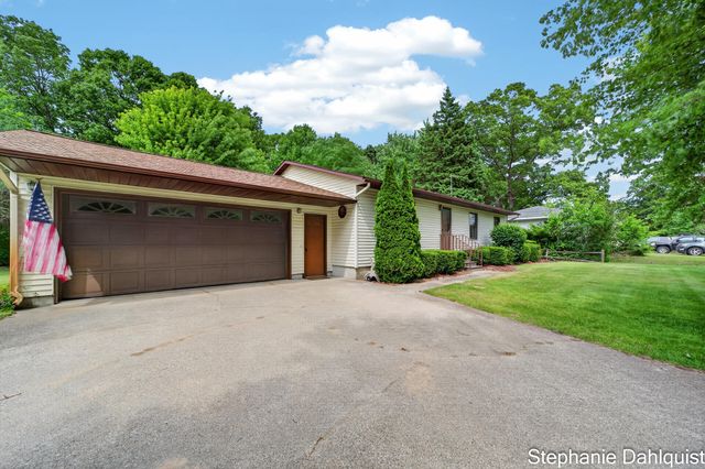 1646 W Giles Road, Muskegon, MI 49445