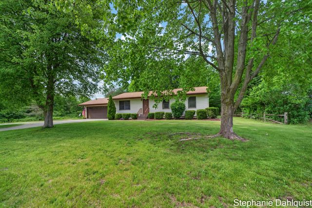 1646 W Giles Road, Muskegon, MI 49445