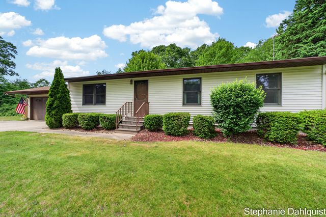 1646 W Giles Road, Muskegon, MI 49445