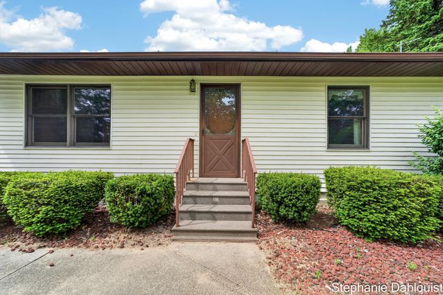 1646 W Giles Road, Muskegon, MI 49445