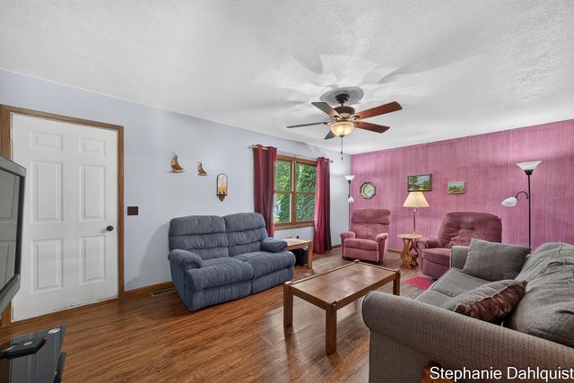 1646 W Giles Road, Muskegon, MI 49445