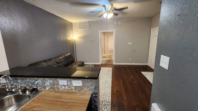 4101 Esters Road 111, Irving, TX 75038