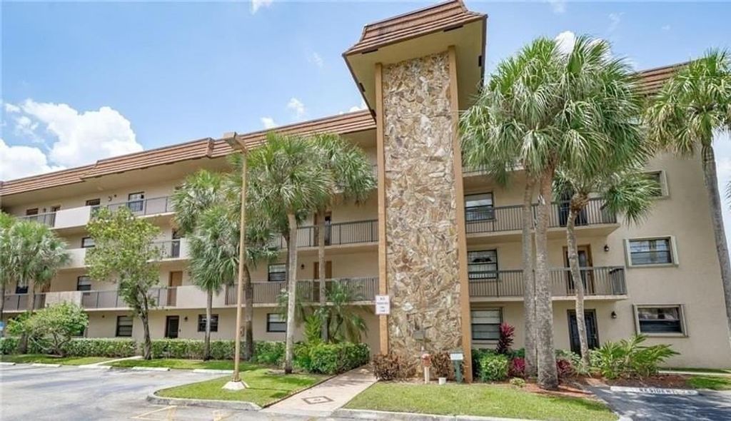 4940 E Sabal Palm Boulevard Ph8, Tamarac, FL 33319