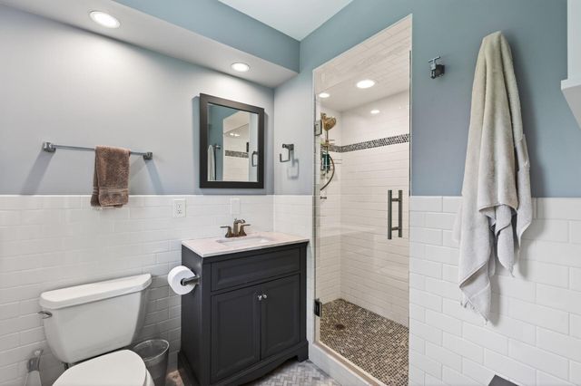 4717 Glenwood Avenue, Golden Valley, MN 55422