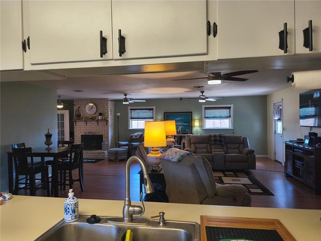 168 Sunset Dr, Ingleside On The Bay, TX 78362