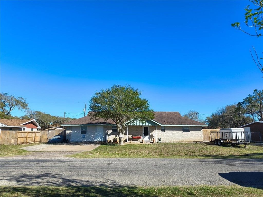 168 Sunset Dr, Ingleside On The Bay, TX 78362