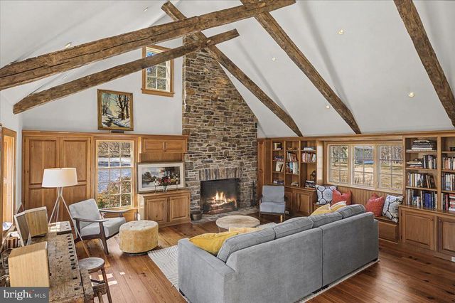 56 STRIMPLES MILL RD, Stockton, NJ 08559