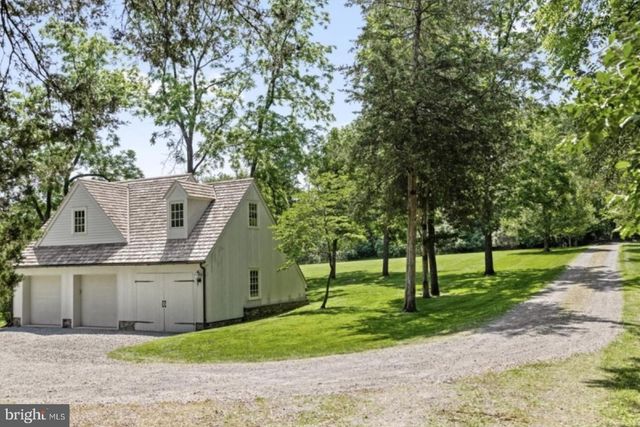 56 STRIMPLES MILL RD, Stockton, NJ 08559