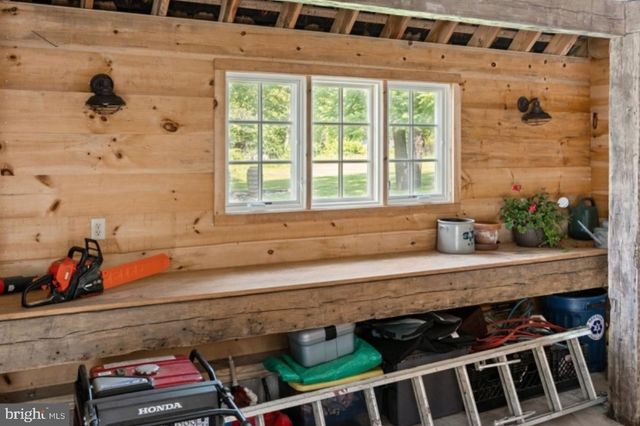 56 STRIMPLES MILL RD, Stockton, NJ 08559