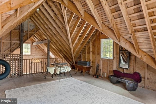 56 STRIMPLES MILL RD, Stockton, NJ 08559