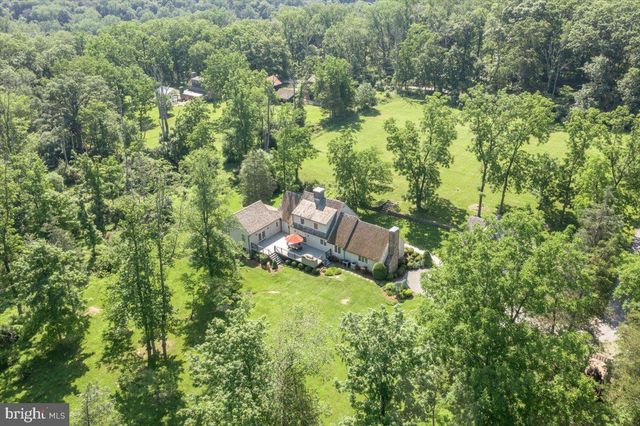 56 STRIMPLES MILL RD, Stockton, NJ 08559