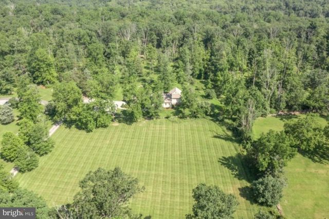 56 STRIMPLES MILL RD, Stockton, NJ 08559