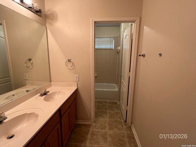 4930 Spyglass Vw, San Antonio, TX 78247