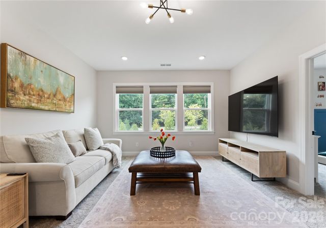 11117 Lochmere Road, Charlotte, NC 28278