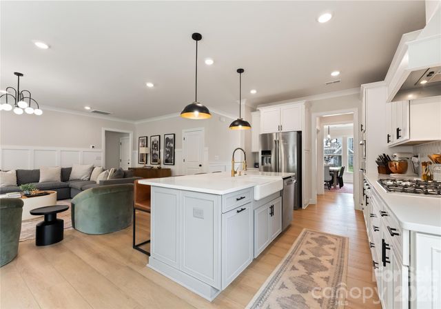 11117 Lochmere Road, Charlotte, NC 28278