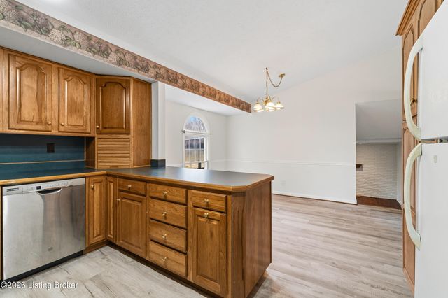 1017 Harmony Landing Rd, Goshen, KY 40026