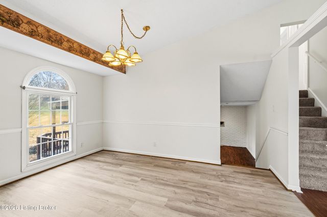 1017 Harmony Landing Rd, Goshen, KY 40026