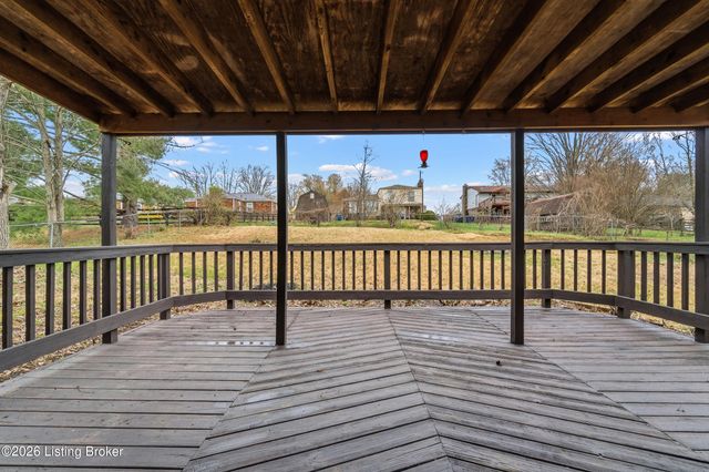 1017 Harmony Landing Rd, Goshen, KY 40026