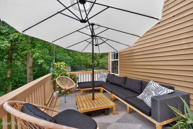35 Commons Boulevard, Halfmoon, NY 12065