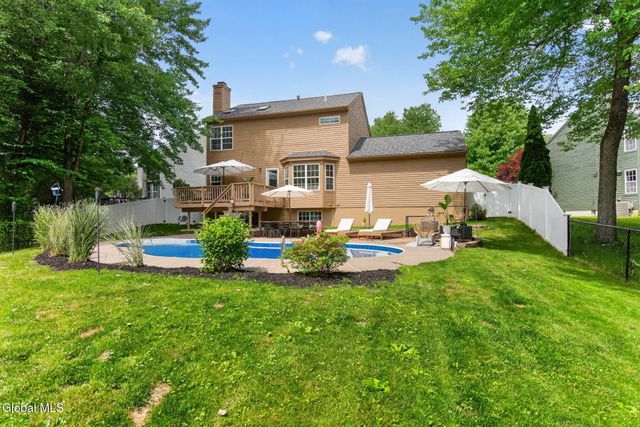 35 Commons Boulevard, Halfmoon, NY 12065