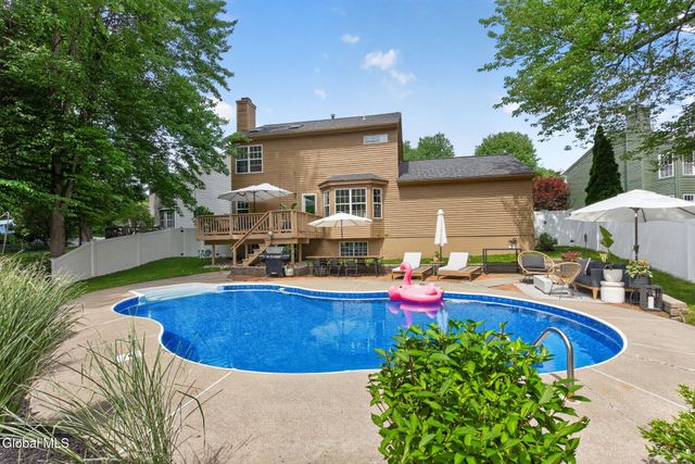 35 Commons Boulevard, Halfmoon, NY 12065