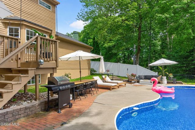 35 Commons Boulevard, Halfmoon, NY 12065