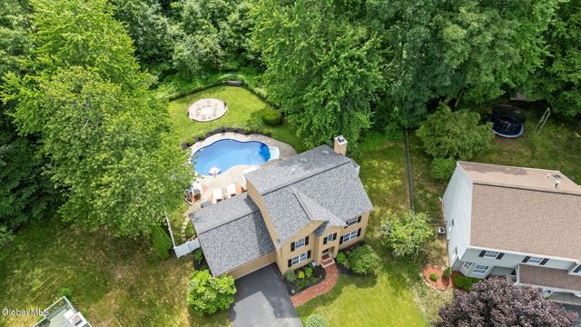35 Commons Boulevard, Halfmoon, NY 12065