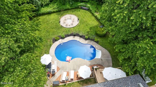 35 Commons Boulevard, Halfmoon, NY 12065