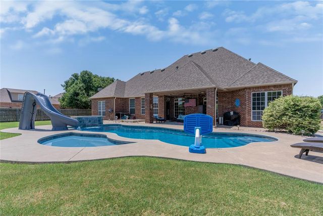 4108 Hidden Lake Circle, Moore, OK 73160