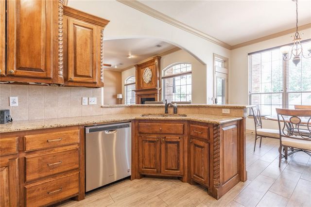 4108 Hidden Lake Circle, Moore, OK 73160