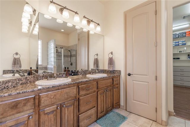 4108 Hidden Lake Circle, Moore, OK 73160