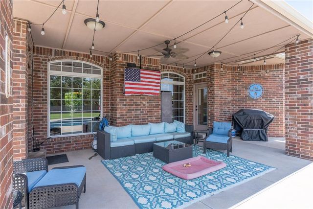 4108 Hidden Lake Circle, Moore, OK 73160