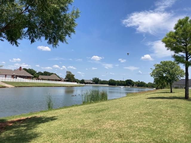 4108 Hidden Lake Circle, Moore, OK 73160