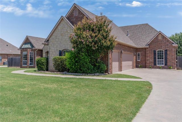 4108 Hidden Lake Circle, Moore, OK 73160