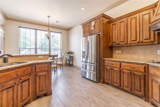 4108 Hidden Lake Circle, Moore, OK 73160