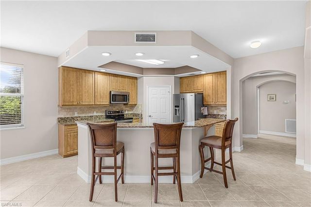 12061 Brassie CIR B102, Fort Myers, FL 33913