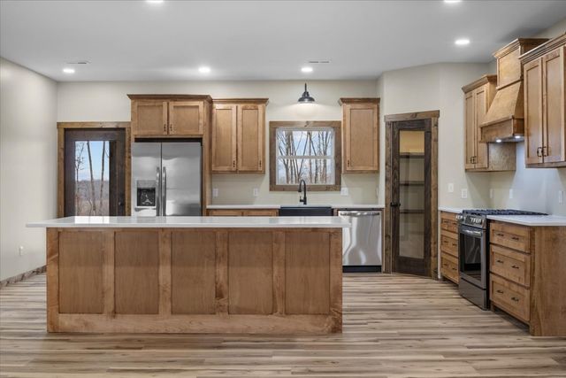 1690 Lucas Ridge, Waverly, TN 37185