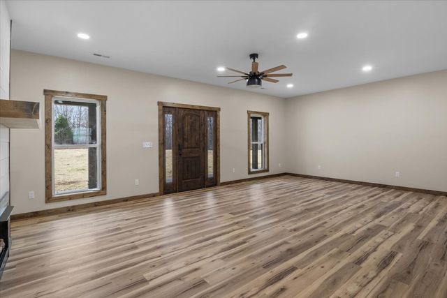 1690 Lucas Ridge, Waverly, TN 37185