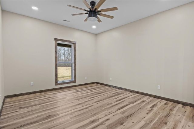 1690 Lucas Ridge, Waverly, TN 37185