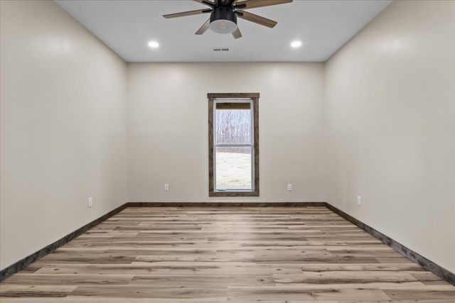 1690 Lucas Ridge, Waverly, TN 37185