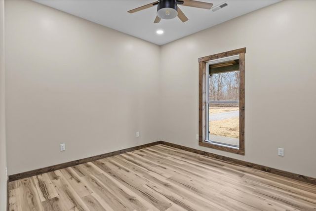 1690 Lucas Ridge, Waverly, TN 37185