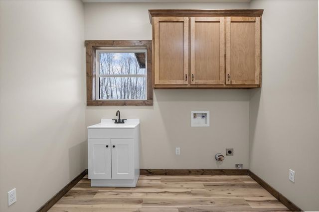 1690 Lucas Ridge, Waverly, TN 37185