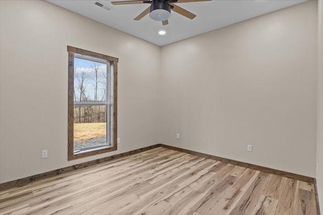 1690 Lucas Ridge, Waverly, TN 37185