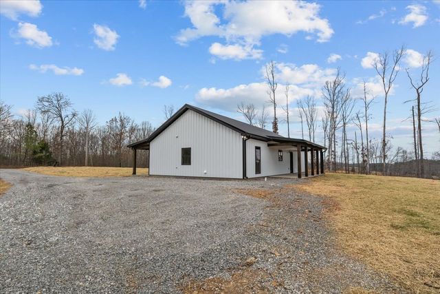 1690 Lucas Ridge, Waverly, TN 37185