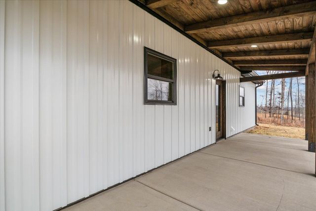 1690 Lucas Ridge, Waverly, TN 37185