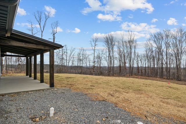 1690 Lucas Ridge, Waverly, TN 37185